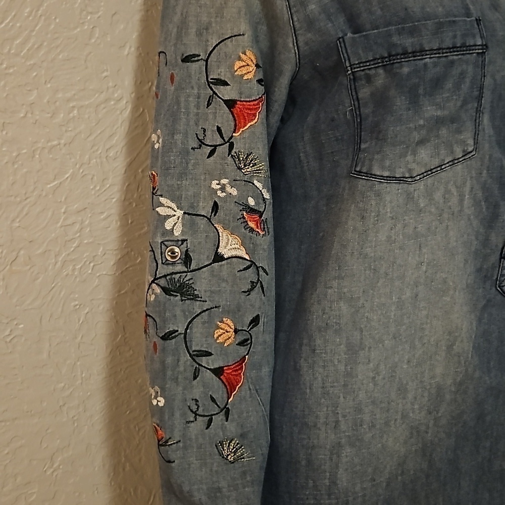 EN CREME Cowboy Core Chambray Denim Floral Embroidered Micro Mini Dress - Picture 4 of 9
